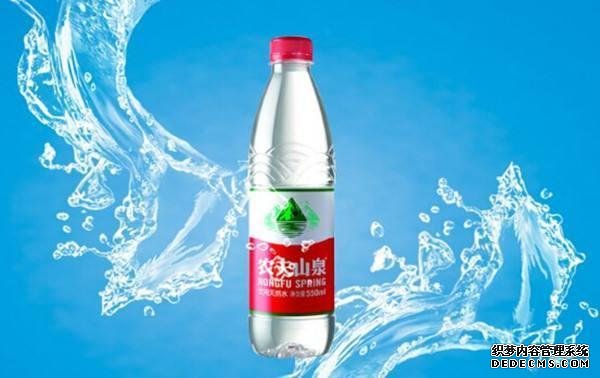 含著金鑰匙入場，砸60億打廣告巨虧40億，混得“最失敗”的一瓶水